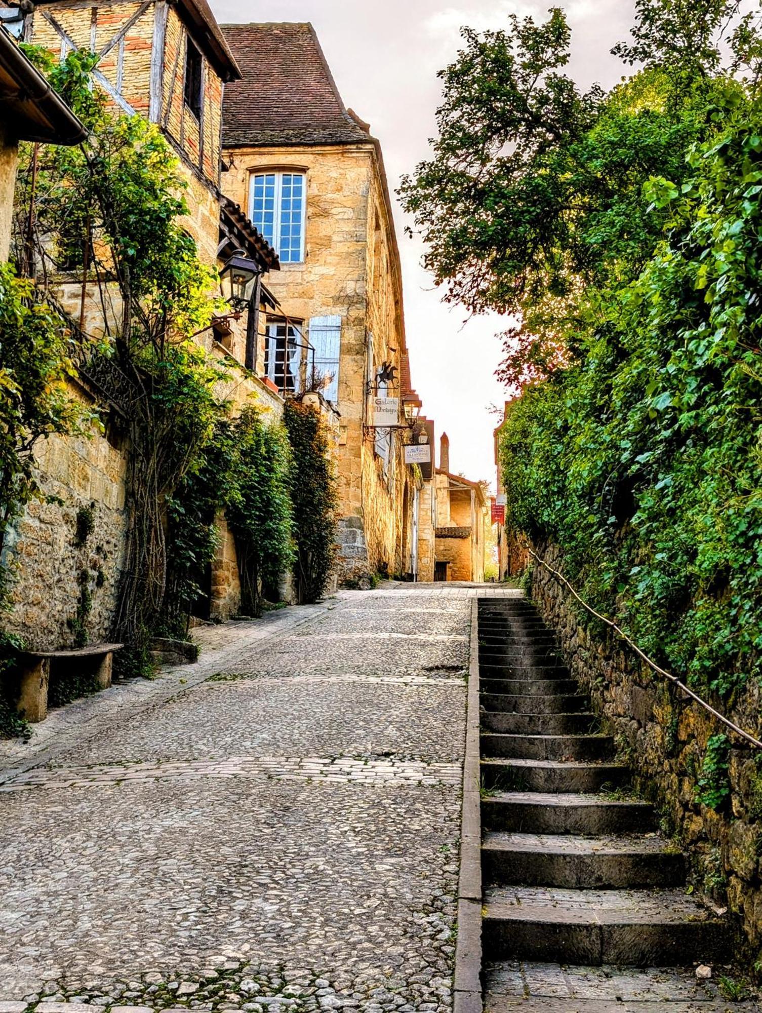 Centrally Located Sarlat Apartment With Medieval Town Views Exteriér fotografie
